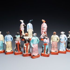 Een complete set met de twaalf dieren uit de Chinese zodiak in famille rose porselein, Hongxian zegelmerk, Republiek — foto 1