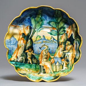 Een crespina in Italiaanse majolica met decor van een smid, atelier Andrea Negroponte, Casteldurante, 2e helft 16e eeuw — foto 1
