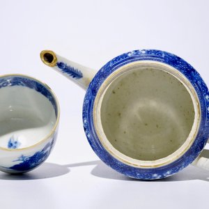 Een deel van een Chinees blauw-wit theeservies met landschapsdecor, Qianlong — foto 8