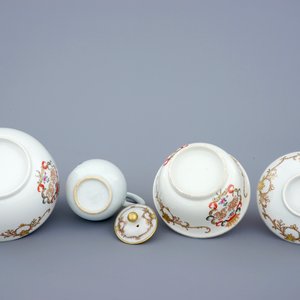 Een deel van een Chinees famille rose en verguld theeservies, Qianlong, 18e eeuw — foto 7
