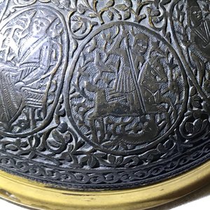 Een deels vergulde bronzen dekselvaas in Qajar-stijl, Frankrijk, 19e eeuw — foto 14