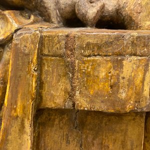 Een deels vergulde polychrome houten groep met 'De Besnijdenis', Vlaanderen, 16e eeuw — foto 29