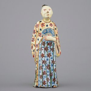 Een Delfts aardewerken figuur van een Chinees met gele fondkleur, 18e eeuw — foto 1