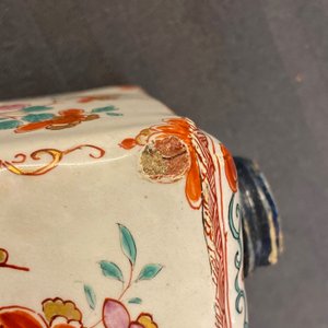 Een Delfts doré chinoiserie theebus met deksel, 18e eeuw — foto 10