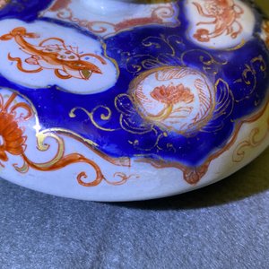 Een Delfts doré Imari-stijl chinoiserie dekselvaas, 1e kwart 18e eeuw — foto 9