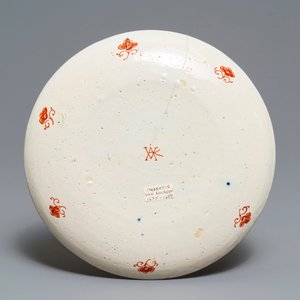 Een Delfts doré Kakiemon-stijl bord, begin 18e eeuw — foto 2