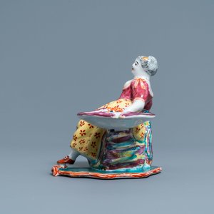 Een Delfts polychroom petit feu figuratief zoutvat, 18e eeuw — foto 5