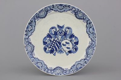 Een Delfts wapenbord, ca. 1700