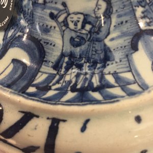 Een Delftse blauw-witte ronde tabaksdoos met stamper, gedat. 1763 — foto 11