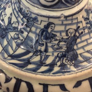 Een Delftse blauw-witte ronde tabaksdoos met stamper, gedat. 1763 — foto 13