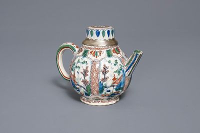Een Delftse kasjmier palet chinoiserie theepot, 17/18e eeuw