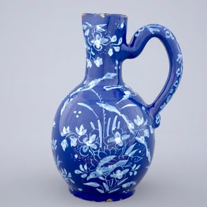 Een Delftse kruik met "Bleu Persan" decor, ca. 1700 — foto 2
