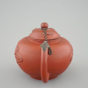 Een Delftse theepot in rode klei met zilveren montuur, Ary de Milde, eind 17e eeuw — foto 5