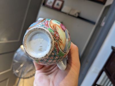 Een diverse collectie Chinees Canton famille rose porselein, 19e eeuw — foto 29