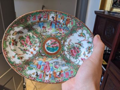 Een diverse collectie Chinees Canton famille rose porselein, 19e eeuw — foto 32