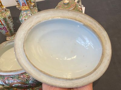 Een diverse collectie Chinees Canton famille rose porselein, 19e eeuw — foto 4