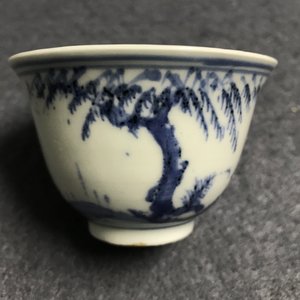 Een diverse collectie Chinees en Japans blauw-wit porselein, Ming en later — foto 31