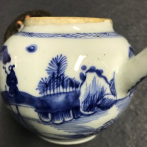 Een diverse collectie Chinees en Japans blauw-wit porselein, Ming en later — foto 37