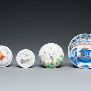 Een diverse collectie Chinees famille rose en monochroom porselein, 18/20e eeuw — foto 8