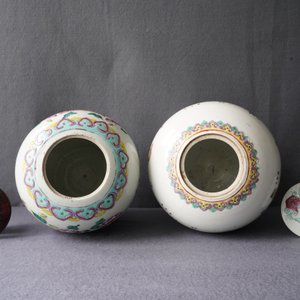 Een diverse collectie Chinees famille rose porselein, 19/20e eeuw — foto 14