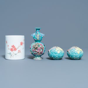 Een diverse collectie Chinees porselein, 19/20e eeuw — foto 10