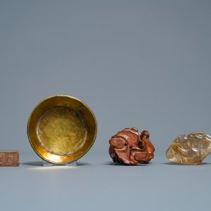Een diverse collectie Chinees porselein, brons, hout en hardsteen, 19/20e eeuw — foto 12