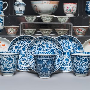 Een diverse collectie Chinees porselein, Kangxi en later — foto 13