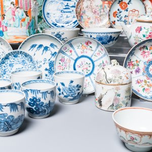 Een diverse collectie Chinees porselein, Kangxi en later — foto 4