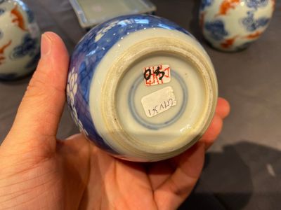 Een diverse collectie Chinees porselein, Kangxi en later — foto 15