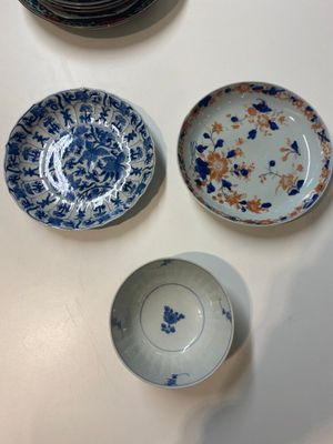 Een diverse collectie Chinees porselein, Kangxi en later — foto 9