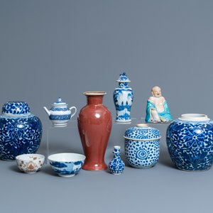 Een diverse collectie Chinees porselein, Kangxi en later — foto 1
