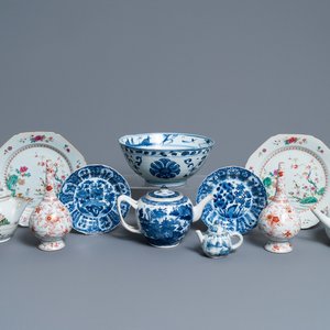Een diverse collectie Chinees porselein, Ming en Qing — foto 1