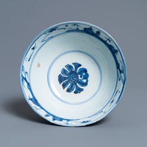 Een diverse collectie Chinees porselein, Ming en Qing — foto 21
