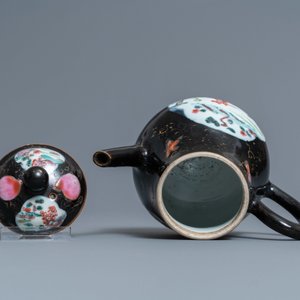 Een diverse collectie Chinees porselein, Ming en Qing — foto 10