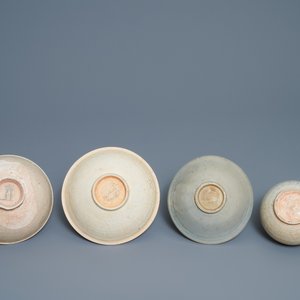Een diverse collectie Chinees qingbai en crème geglazuurd aardewerk, Song en later — foto 7