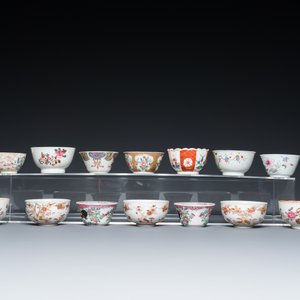 Een diverse collectie Chinese borden, koppen en schotels, Kangxi en later — foto 17