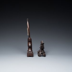 Een diverse collectie Chinese en Tibetaanse objecten in brons, hout en koper, 19/20e eeuw — foto 5