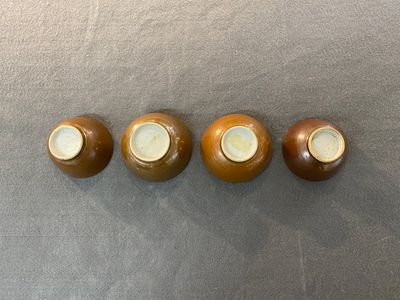 Een diverse collectie Chinese koppen en schotels, 18/19e eeuw — foto 12