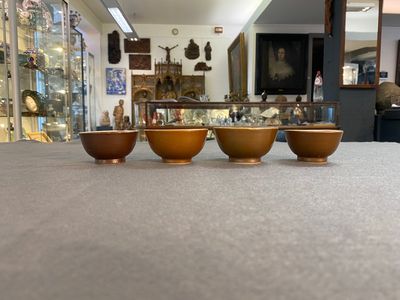 Een diverse collectie Chinese koppen en schotels, 18/19e eeuw — foto 13