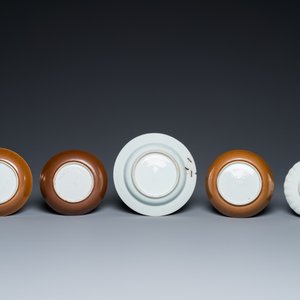 Een diverse collectie Chinese koppen en schotels, 18/19e eeuw — foto 5
