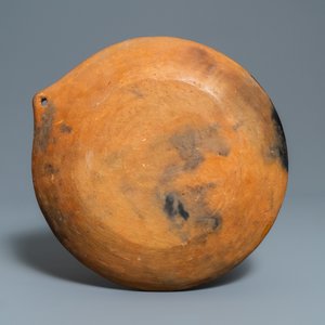 Een diverse collectie deels beschilderd aardewerk, Midden- en Zuid-Amerika — foto 5
