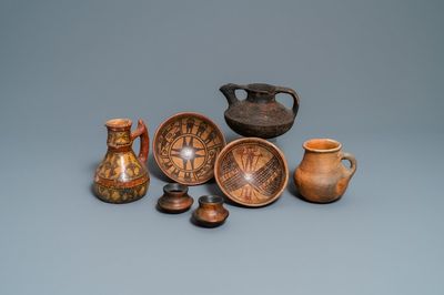Een diverse collectie deels beschilderd aardewerk, Midden- en Zuid-Amerika