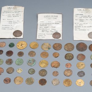 Een diverse collectie munten, 14e eeuw en later — foto 1