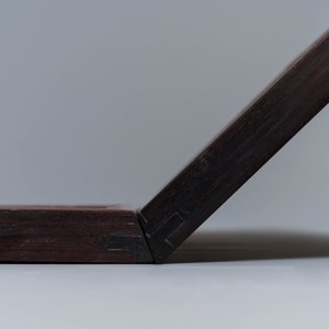 Een driedelig houten Chinees qianjiang cai tafelscherm, 19/20e eeuw — foto 7