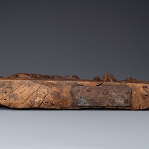 Een eikenhouten retabelfragment: 'Romeinse soldaten op de berg Golgotha', Vlaanderen, ca. 1500 — foto 9