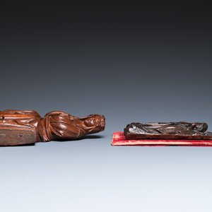 Een eikenhouten sculptuur van een zittende Maria en een paneel met Johannes de Doper en Maria, Vlaanderen en/of Noord-Frankrijk, 15/16e eeuw — foto 4