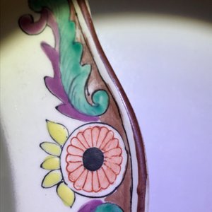 Een Engels creamware bord met Nederlands wapendecor, 18e eeuw — foto 6