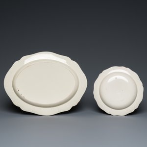 Een Engelse creamware schotel en bord met een schip en opschrift 'Joannes en Agnes van den Hove - Ostende', Wedgwood, gedat. 1785 — foto 2
