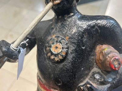 Een Engelse polychroom beschilderde houten sculptuur van een rokende indiaan uit een tabakszaak, 18e eeuw — foto 14