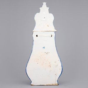 Een erg grote blauw-witte Delftse wandfontein met tuit, 18e eeuw — foto 2